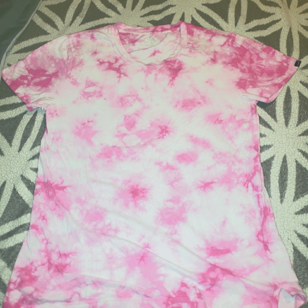 Pink victorias secret tiedyetshirt, size medium, crew neck